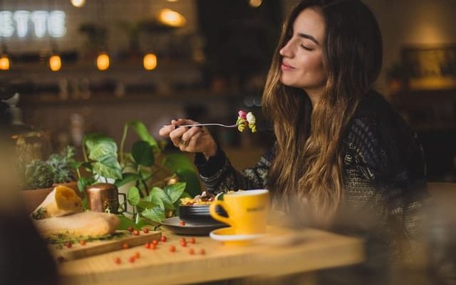 Tips for eating healthily in restaurants